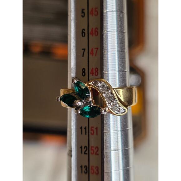 Gold-Plated Ring With Green & Clear Gemstones Size 5 - Picture 11 of 11